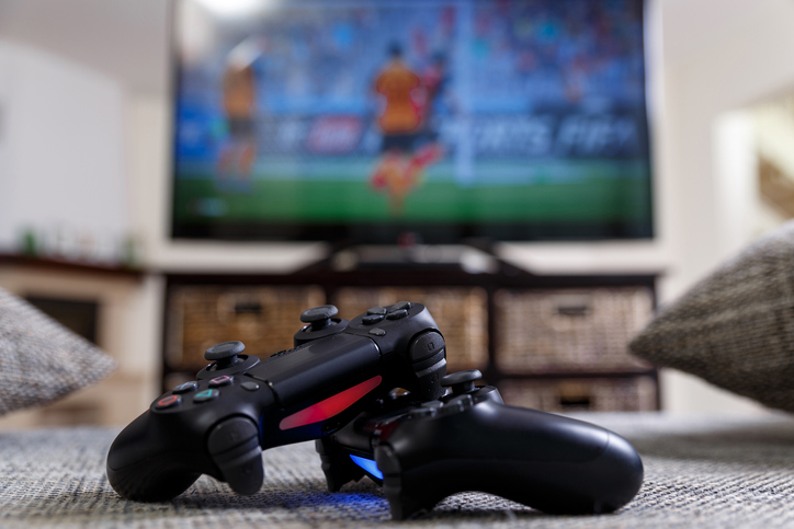 肩こりとゲームの関係を解説 正しい座り方やストレッチで肩こりケア Tential テンシャル 公式オンラインストア