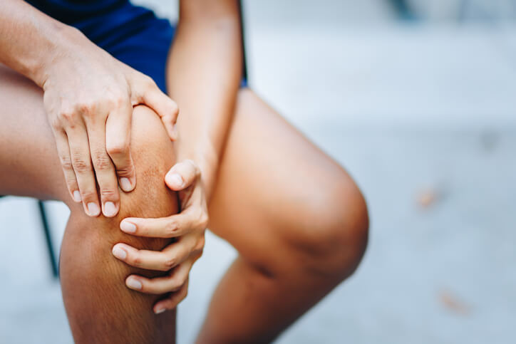 ジャンパー膝とは 原因や治療法について解説 Tential テンシャル 公式オンラインストア