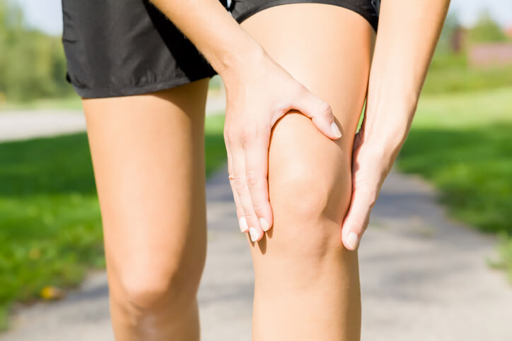 ジャンパー膝の治療法とは 治療期間やテーピングについても解説 Tential テンシャル 公式オンラインストア