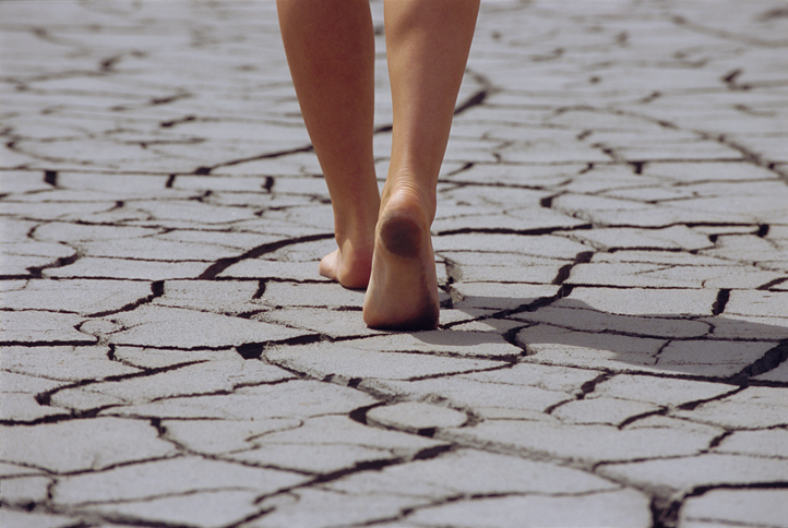足の裏のささくれは乾燥が原因 ささくれを防ぐ5つの方法を紹介 Tential テンシャル 公式オンラインストア