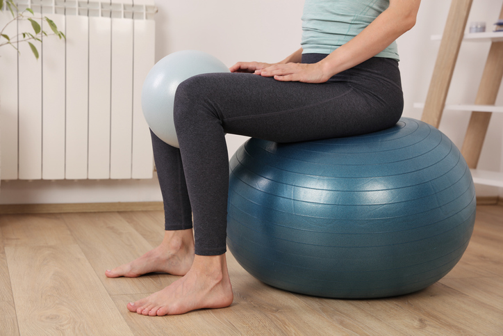バランスボールはダイエットに効果的!おすすめエクササイズを紹介